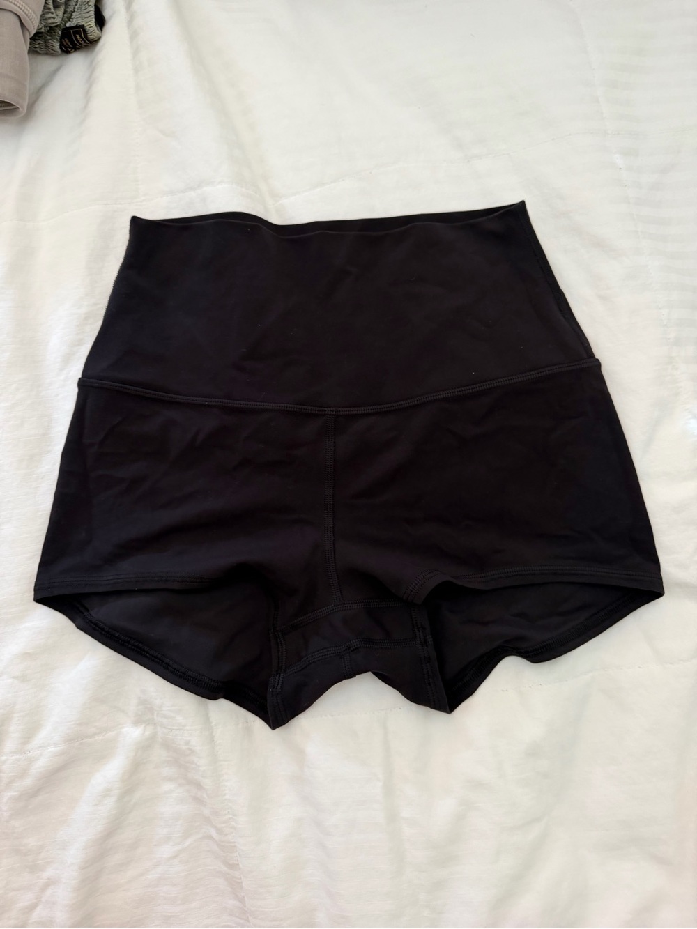 Lululemon Align high rise shorts - Picture 2 of 4